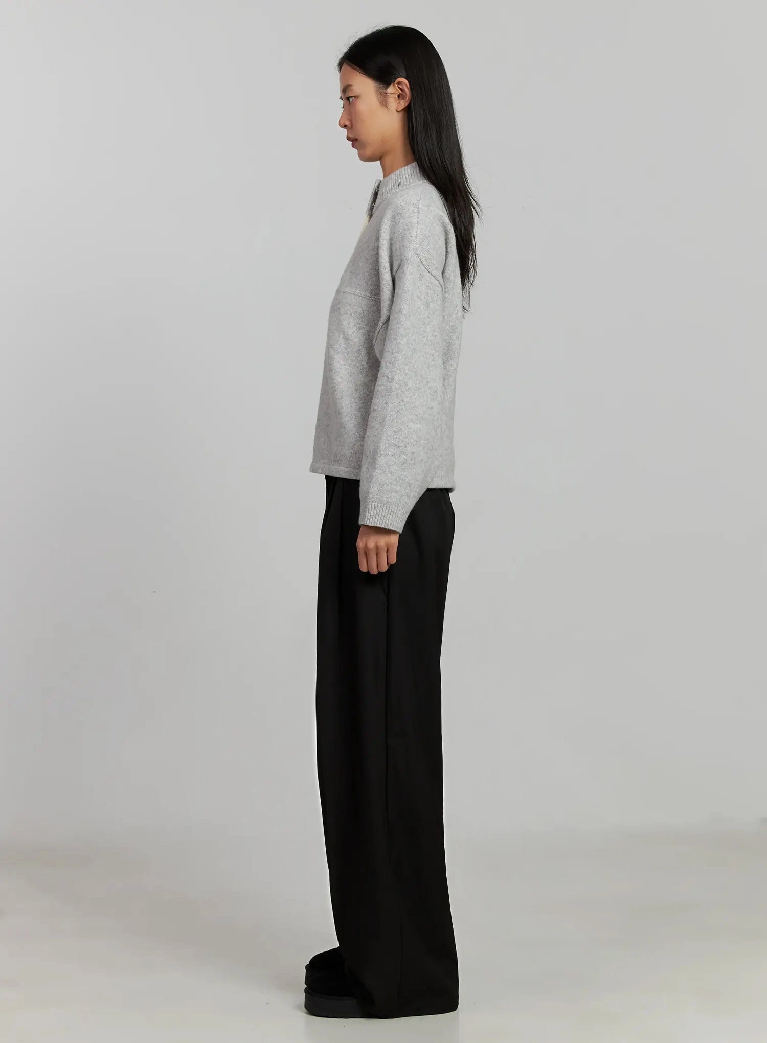 contrast-collar-knit-top-ij505