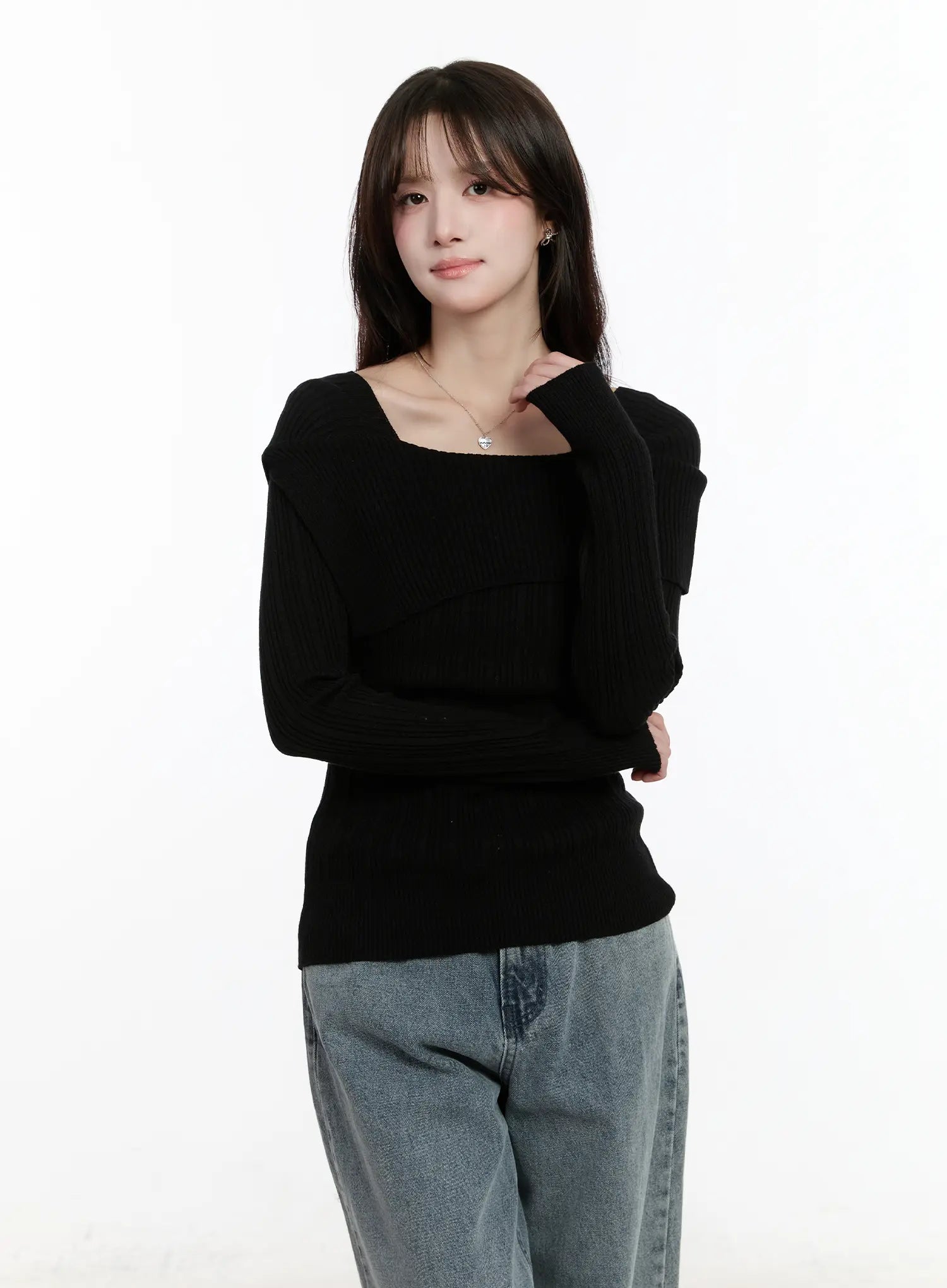 slim-fit-ribbed-long-sleeve-knit-top-cm510