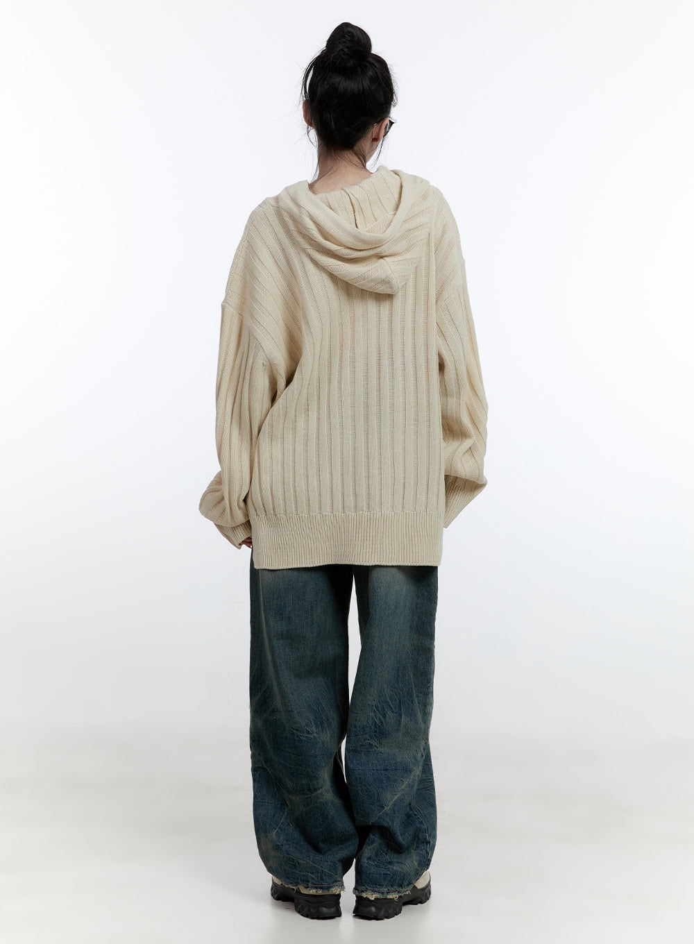 Danielle Vintage Washed Baggy Jeans CJ522 in blue, full back on model, wide-leg silhouette with crinkled destroyed denim, worn with cream oversized ribbed hooded sweater.