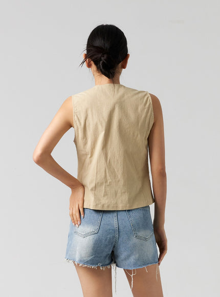 simple-button-vest-cg301