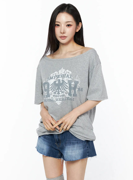 oversized-off-shoulder-graphic-tee-cu511 / Gray