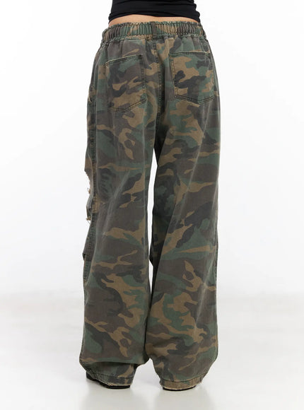 distressed-wide-leg-camo-pants-cd1202