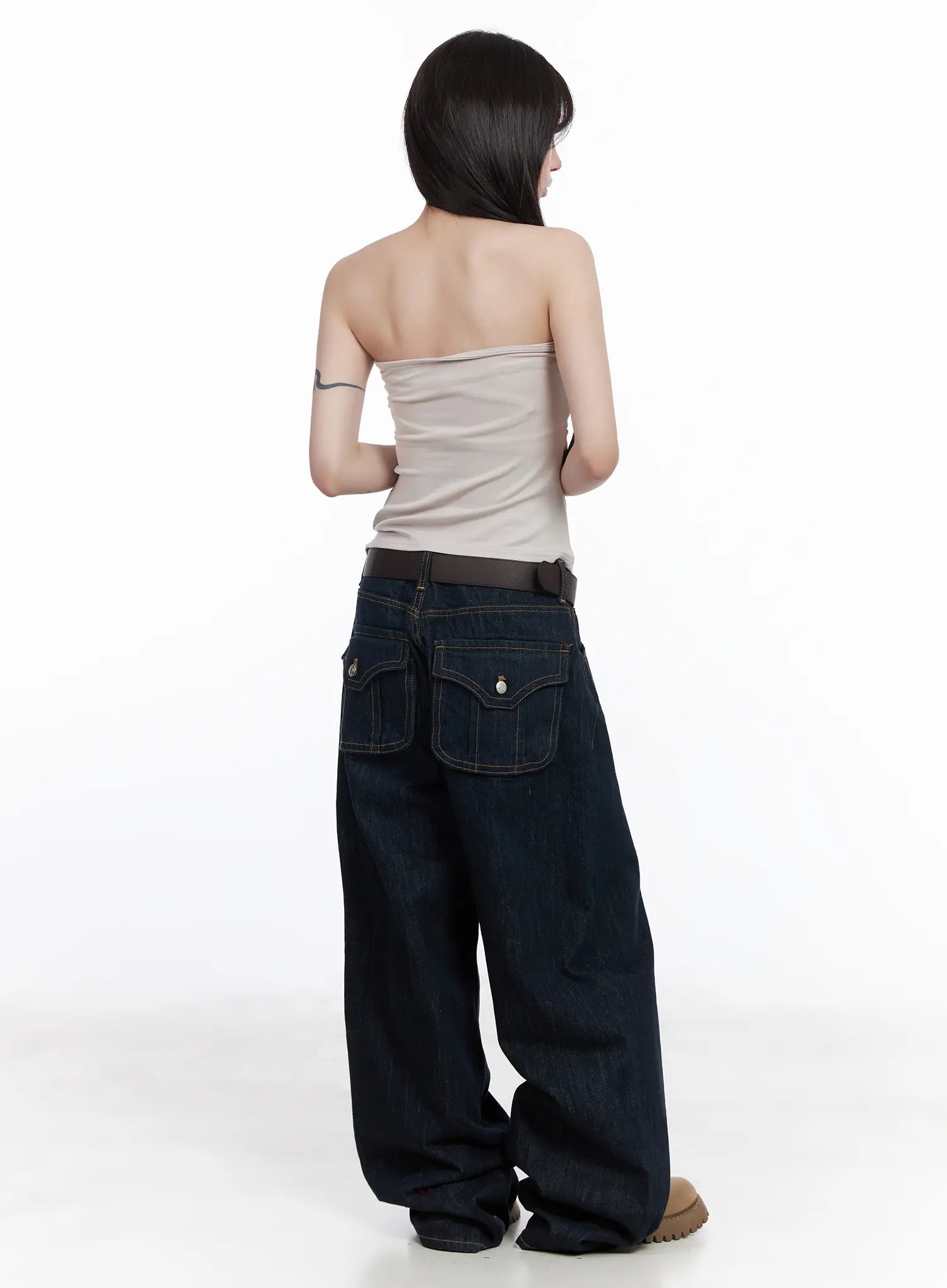 rowyn-wide-leg-jeans-with-pocket-detail-cf523