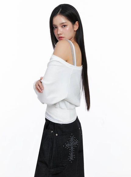 off-shoulder-graphic-sweatshirt-is525