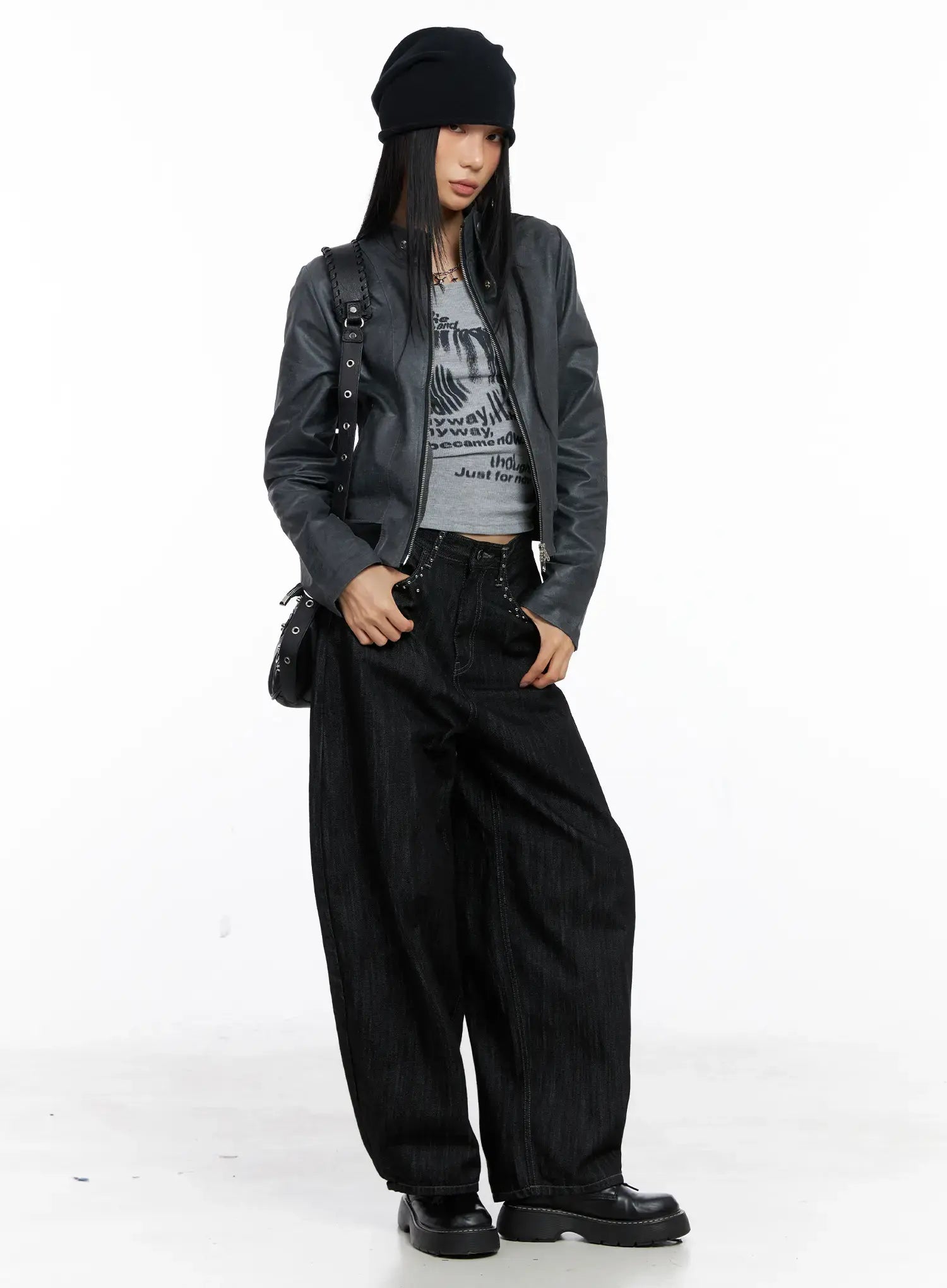 graphic-lettering-u-neck-long-sleeve-cs509