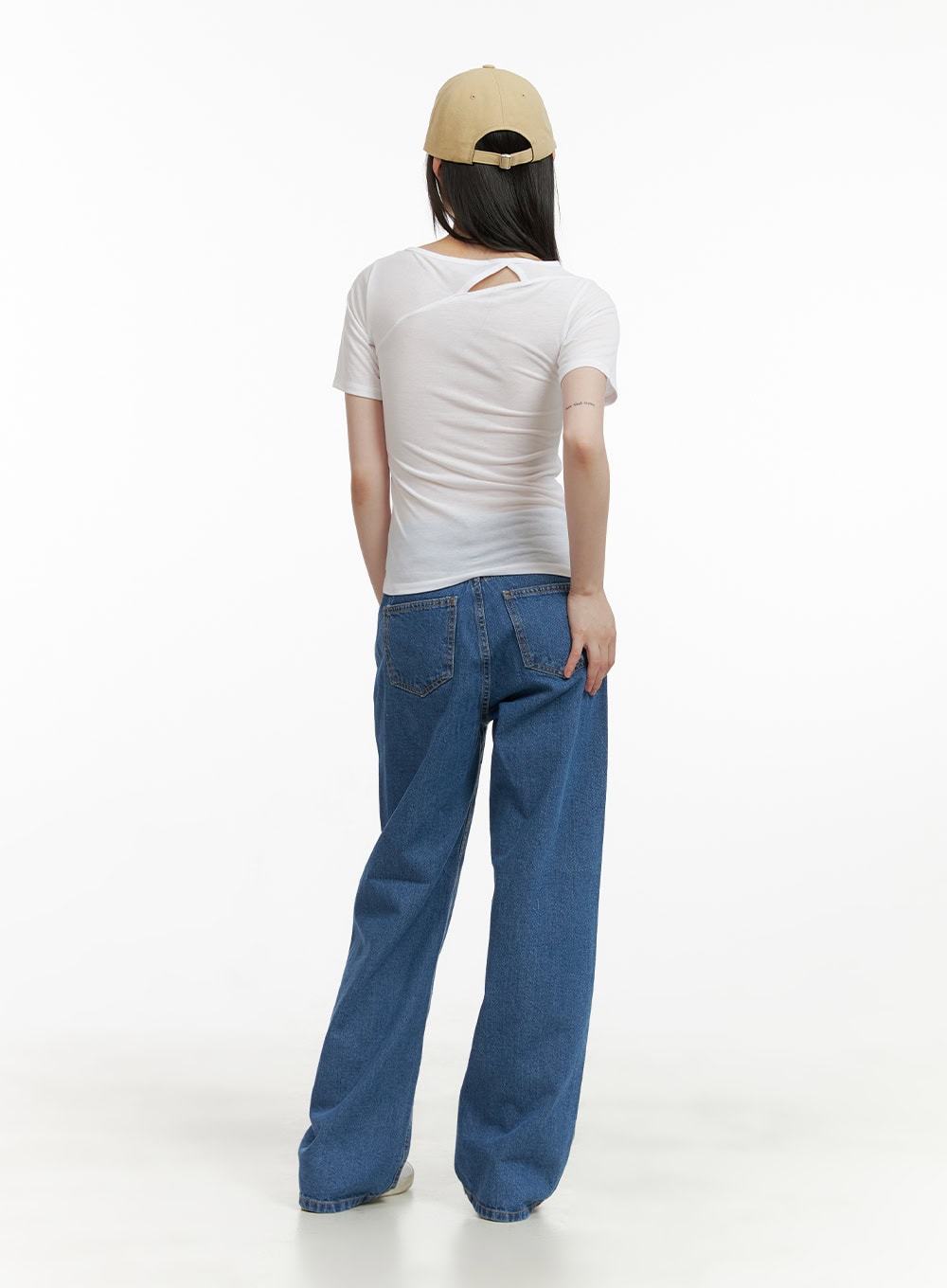Blue Straight Leg Jeans CY428 in blue, full-body back shot on model, wide-fit washed denim showing back pockets and straight leg, paired with white tee and cap.
