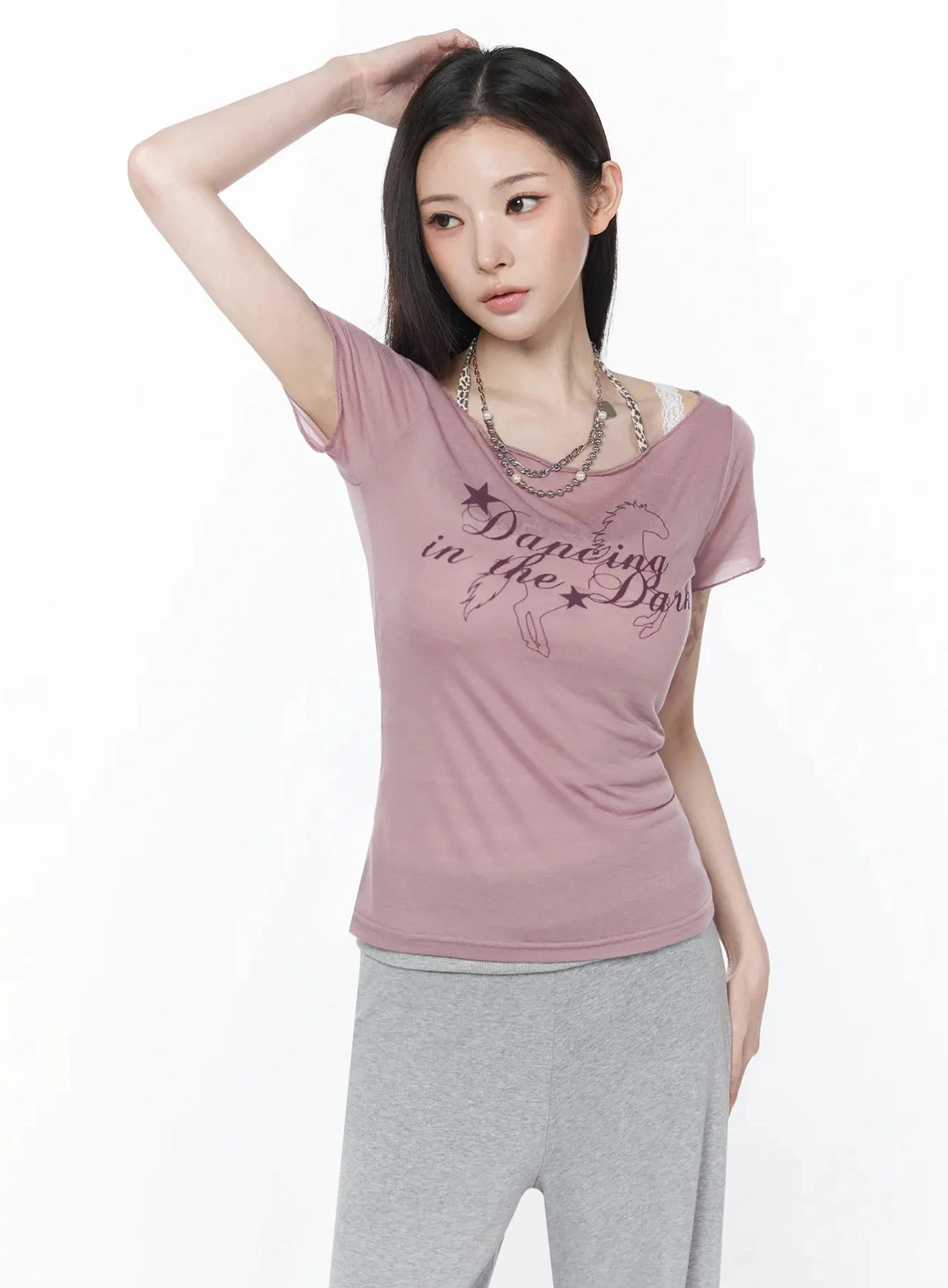 graphic-off-shoulder-top-iu512