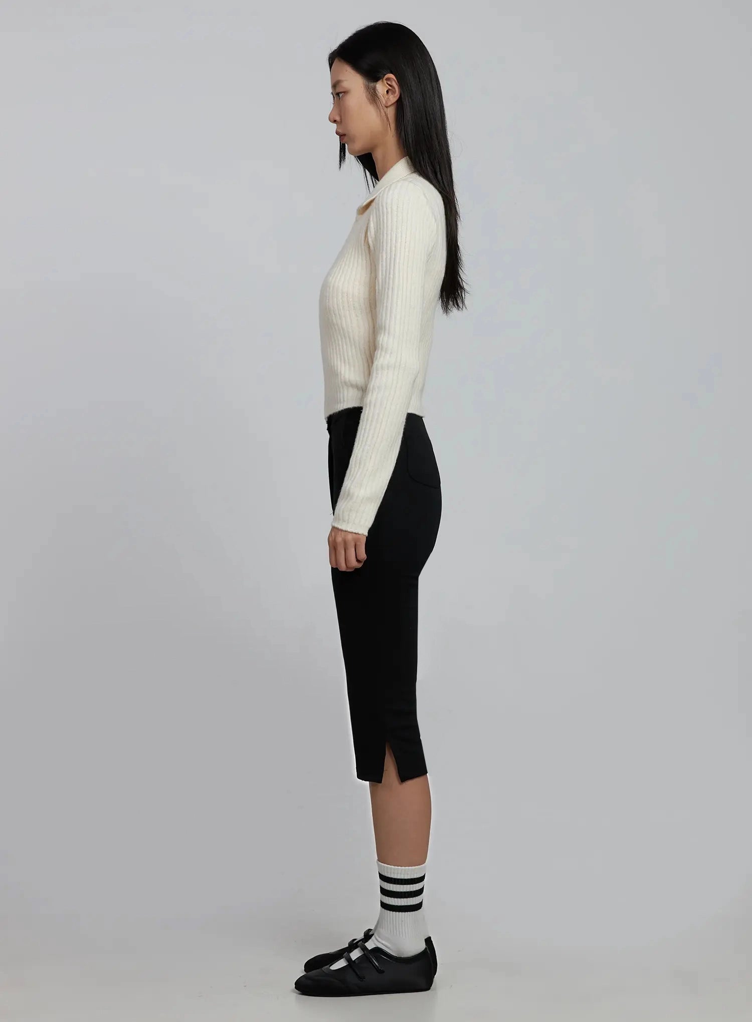 ribbed-knit-collared-zip-up-im520