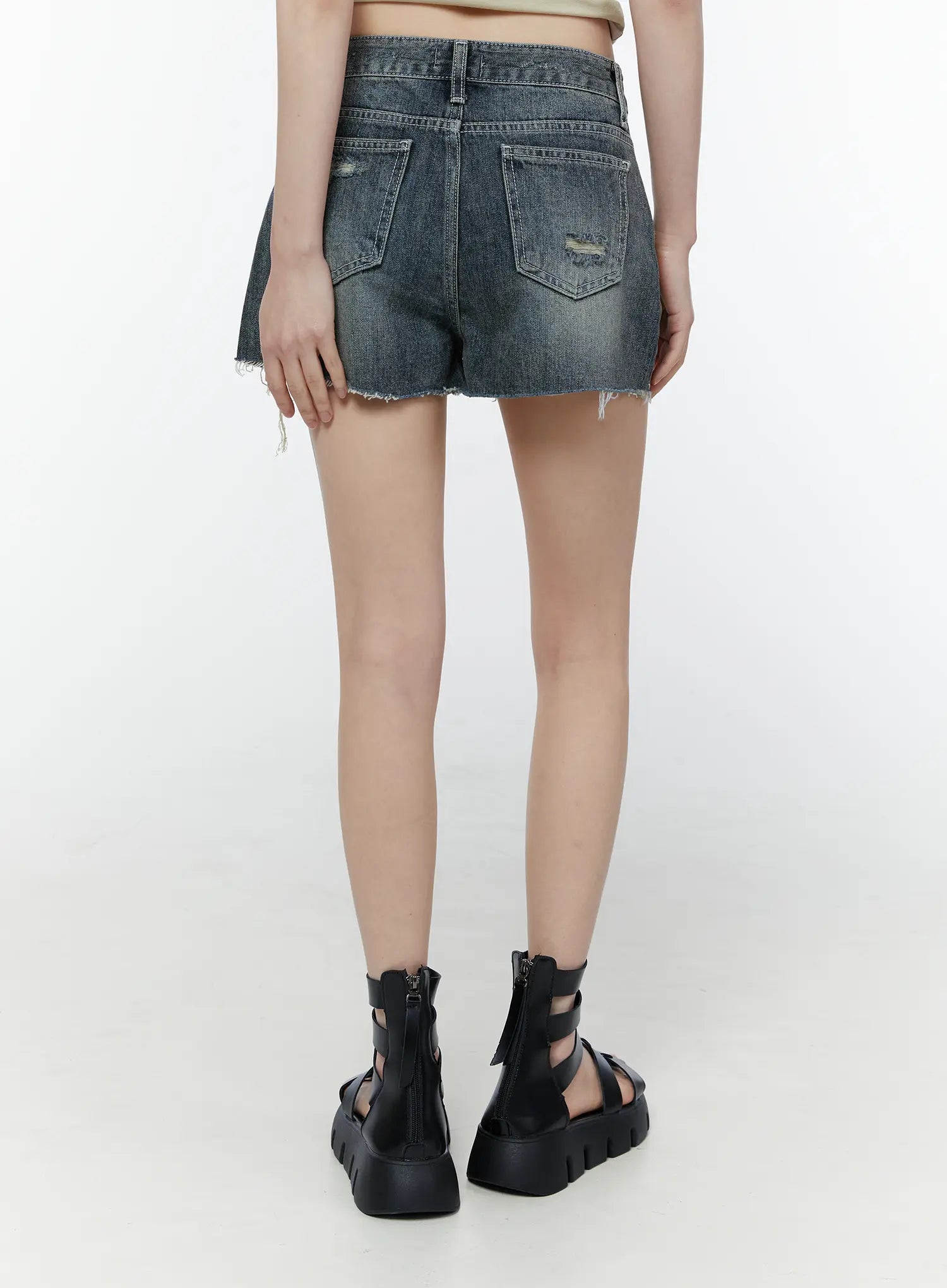 vintage-distressed-denim-shorts-cu508