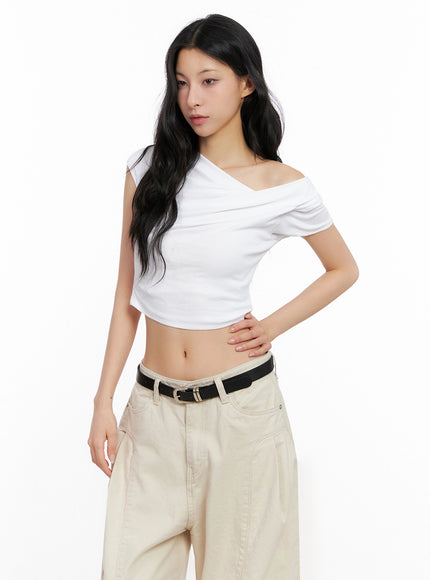 asymmetric-shirred-off-shoulder-crop-tee-ig508