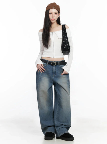 eyelet-strap-square-shoulder-bag-im506