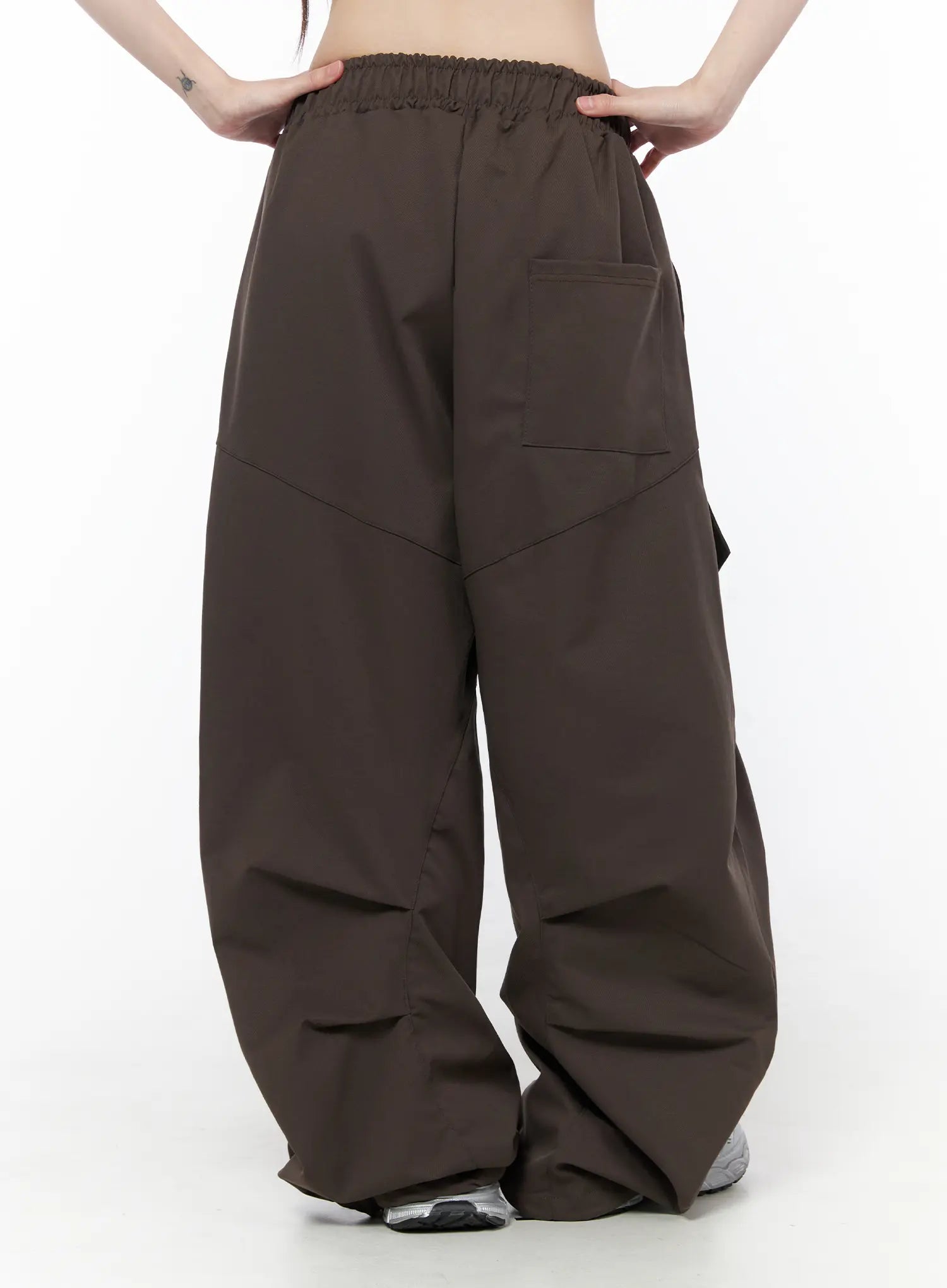 wide-leg-pintuck-cargo-pants-cu519