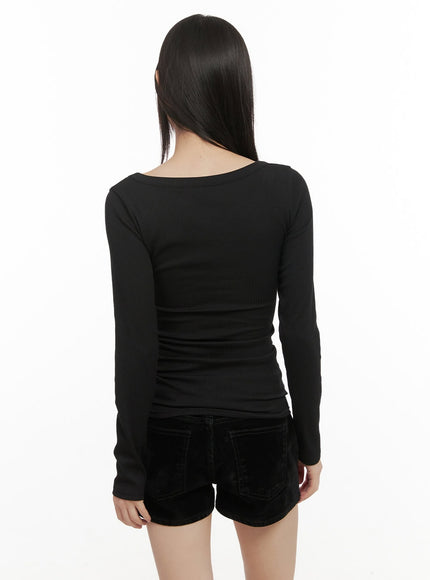 slim-fit-buttoned-v-neck-top-cd425