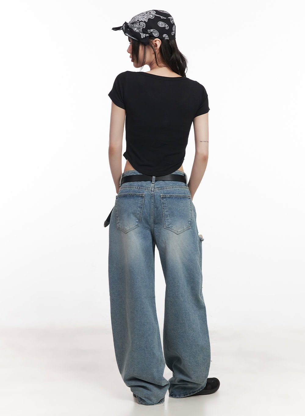 slim-fit-v-neck-buttoned-top-cy520