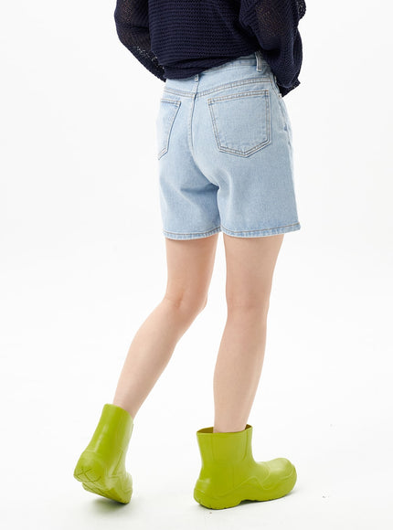 light-blue-denim-shorts-ou312