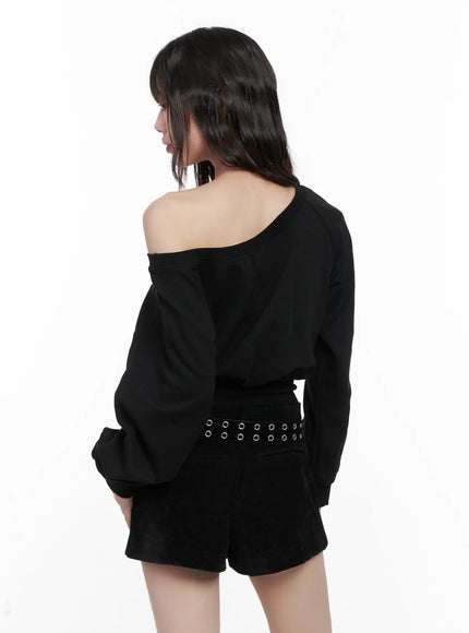 off-shoulder-crop-sweatshirt-cn510