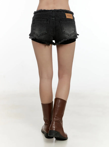 frayed-hem-distressed-denim-shorts-cg501
