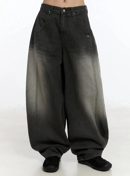 yunho-oversized-wing-print-jeans-if526