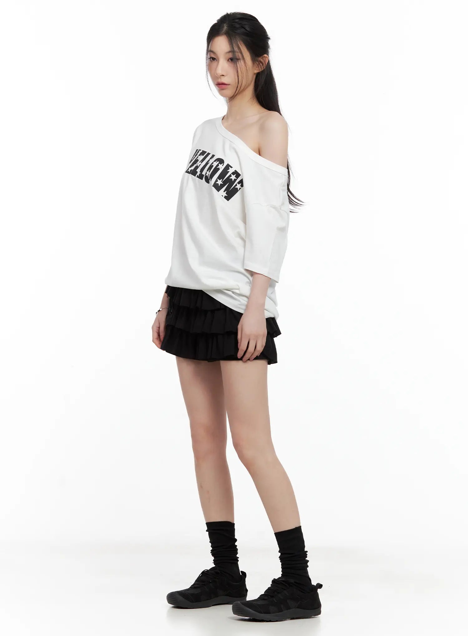 graphic-off-shoulder-oversized-tee-cl501