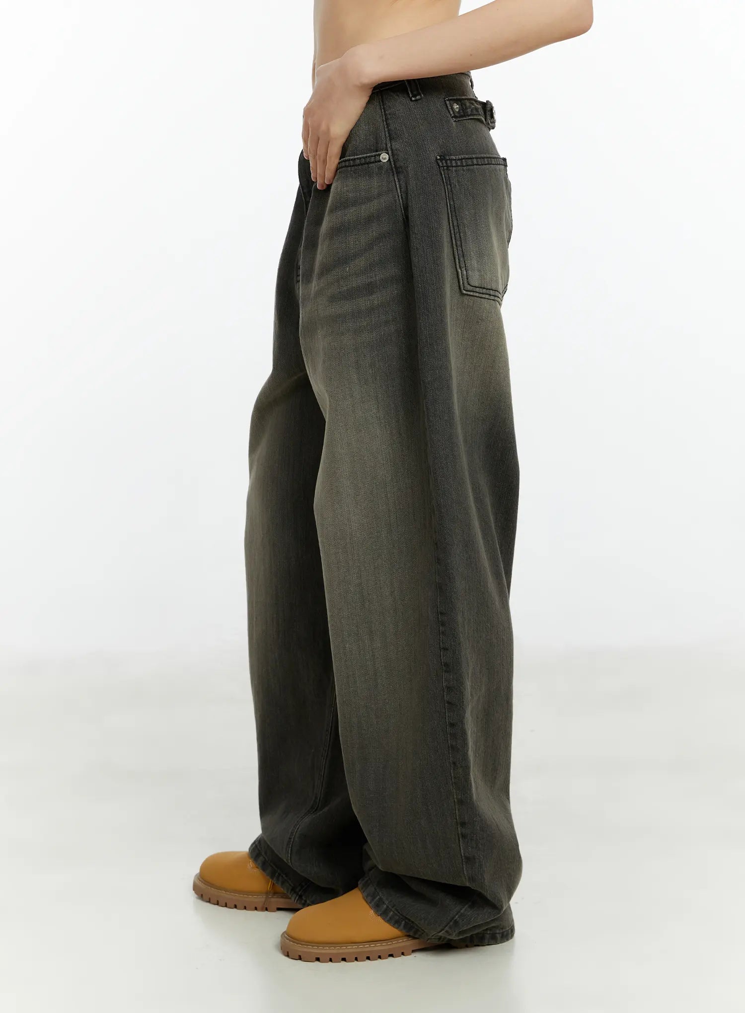 kenna-washed-backstrap-wide-leg-jeans-cf509