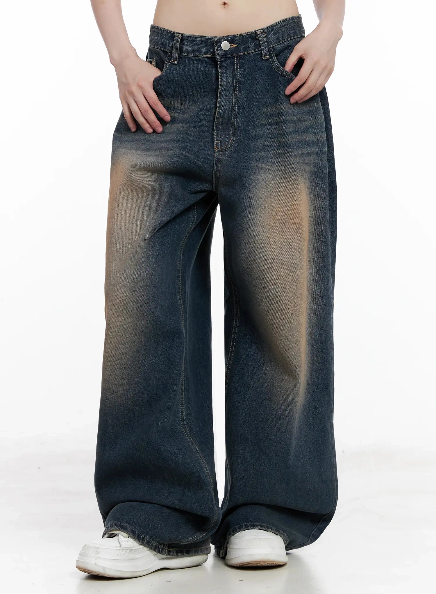 Solji Acid Washed Wide-Leg Jeans IL531 in dark blue, front waist-to-ankle shot on model, hands on hips, mid-rise waistband with button fly and front pockets visible.
