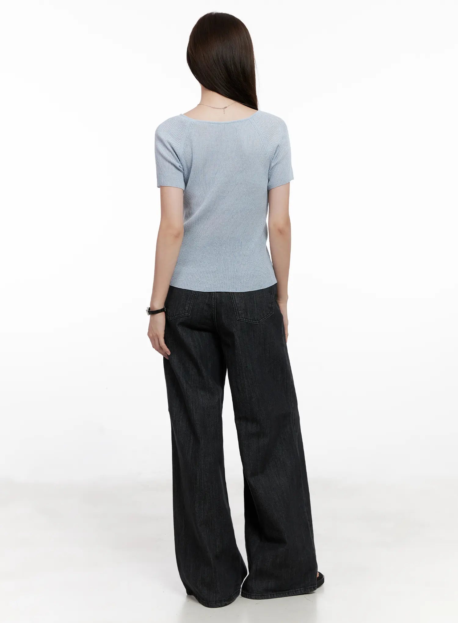Yeon High-Waist Wide Jeans CL523 in black, back full-length shot on model in light blue ribbed top, back pockets and wide-leg fall visible, floor-grazing length.
