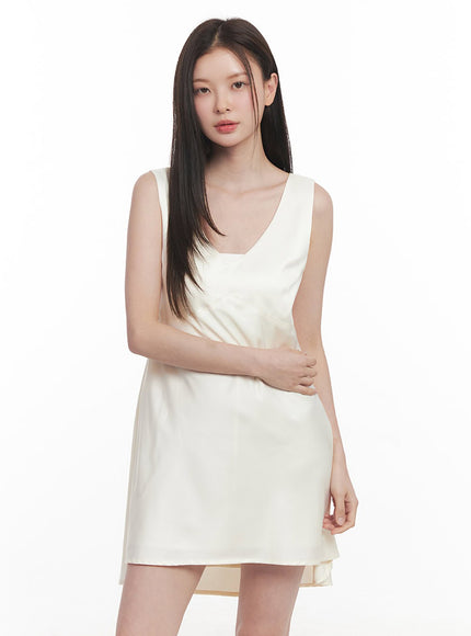 satin-v-neck-sleeveless-mini-dress-iy513-2