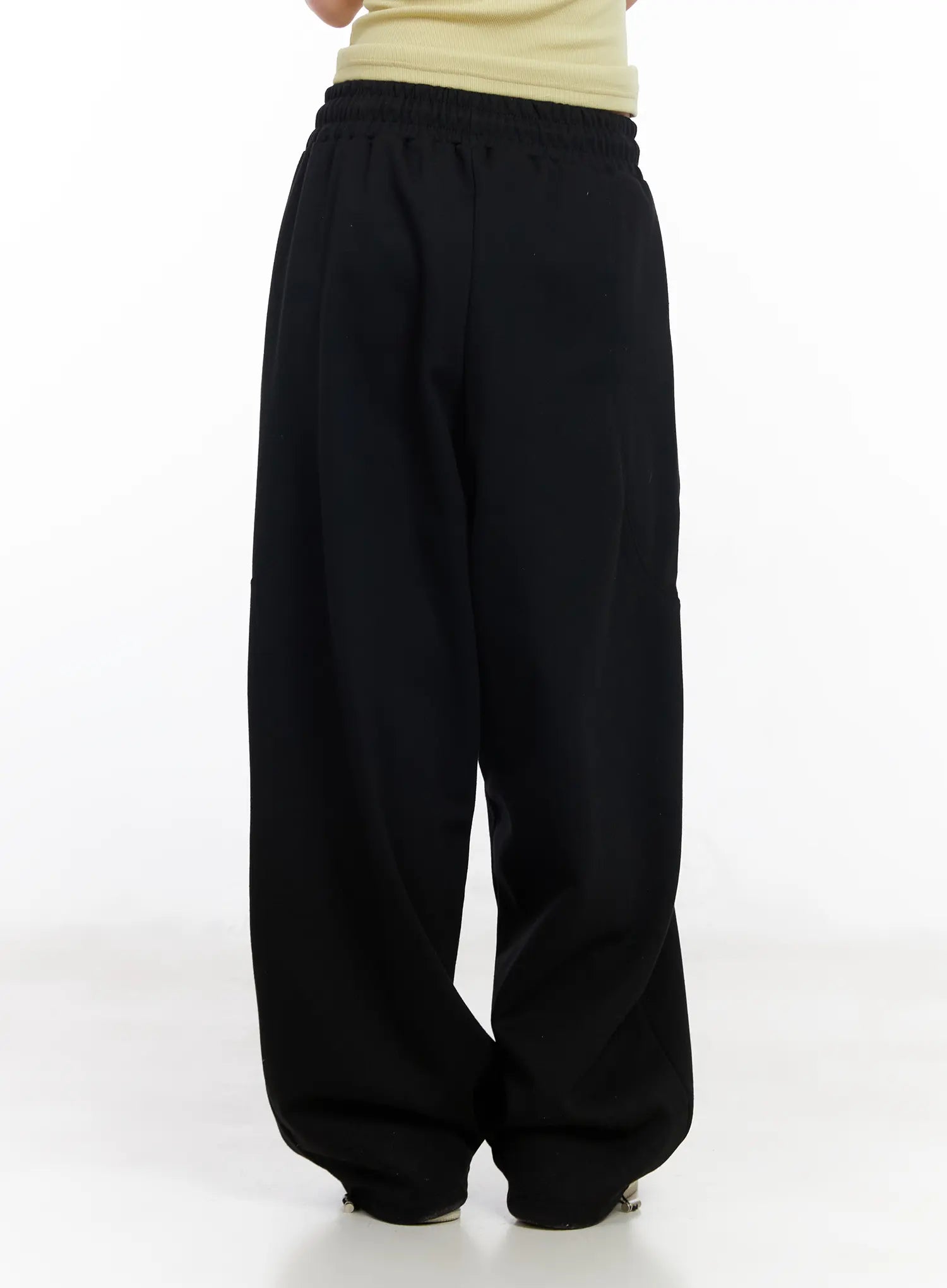 wide-leg-sweatpants-cf526