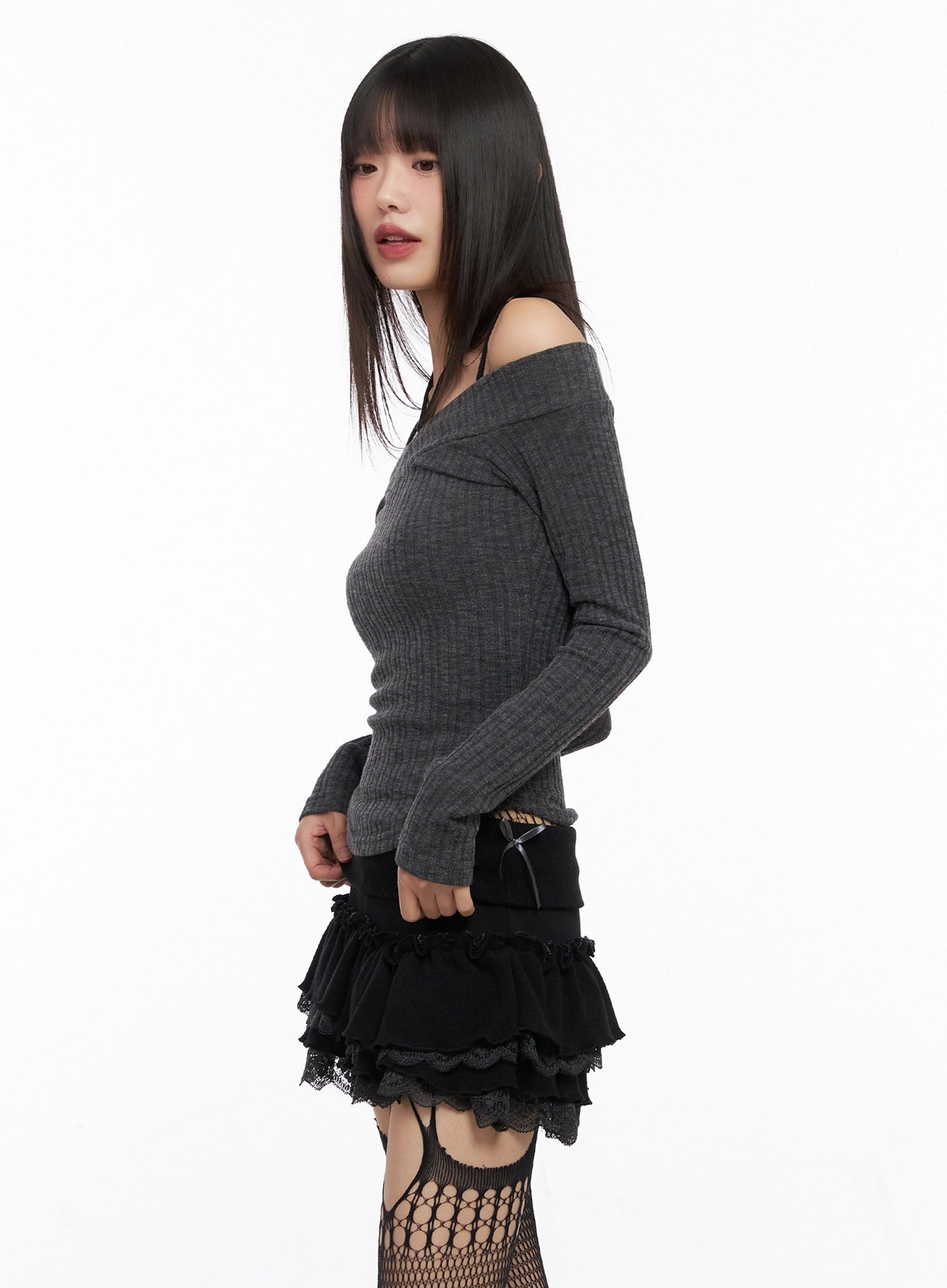 off-shoulder-v-neck-top-in503