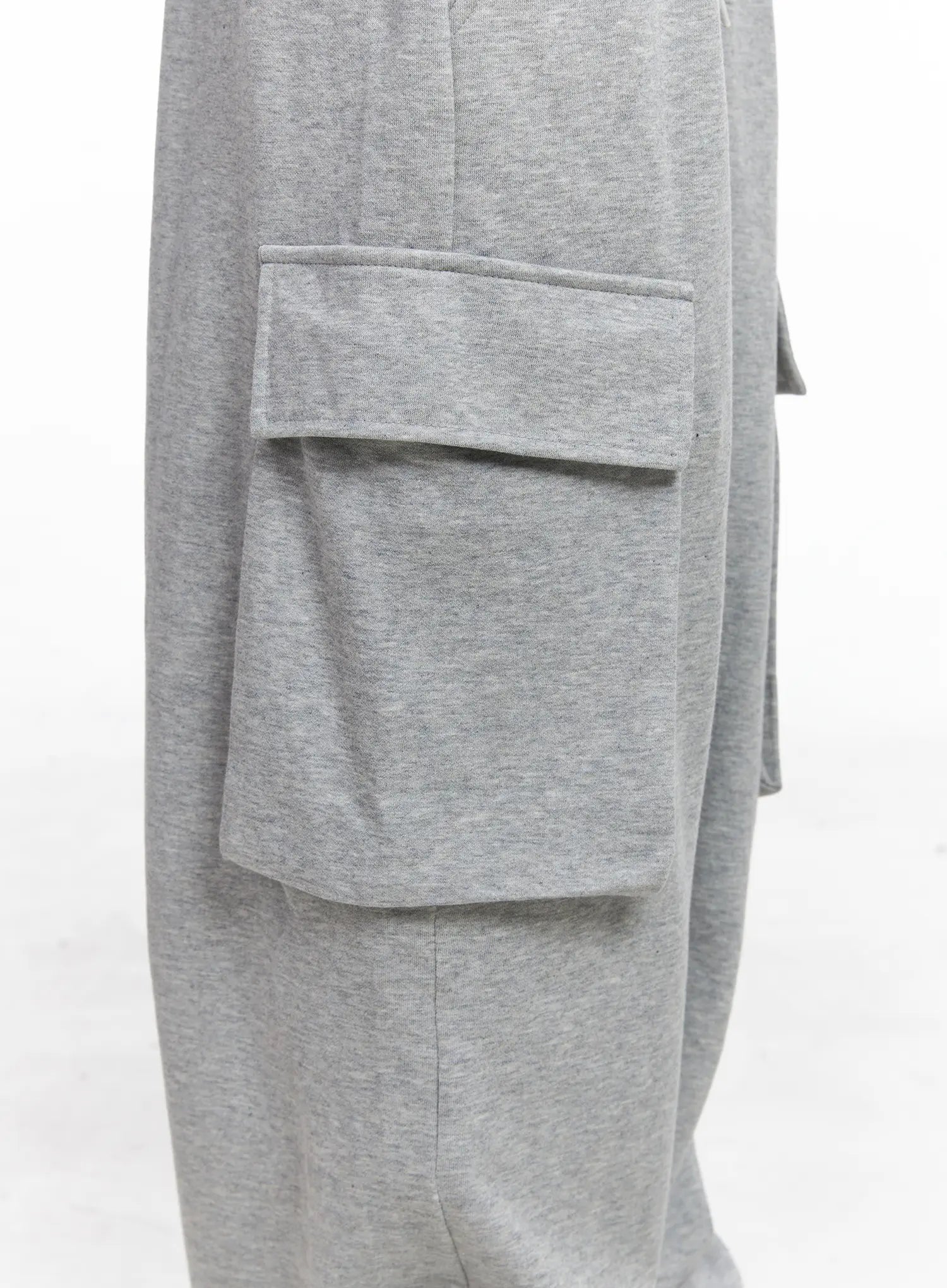 relaxed-fit-cargo-sweatpants-co513