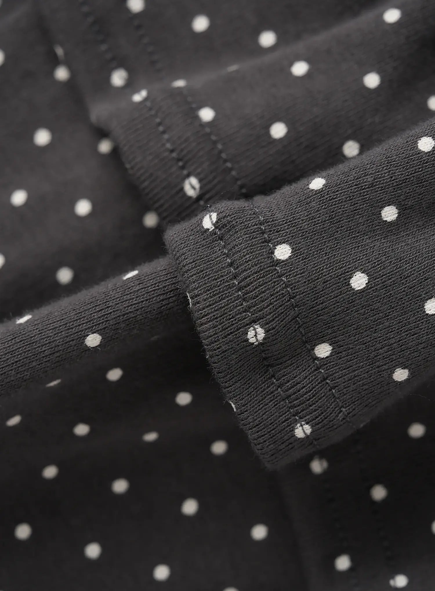 polka-dot-ruffle-mini-skirt-iu526