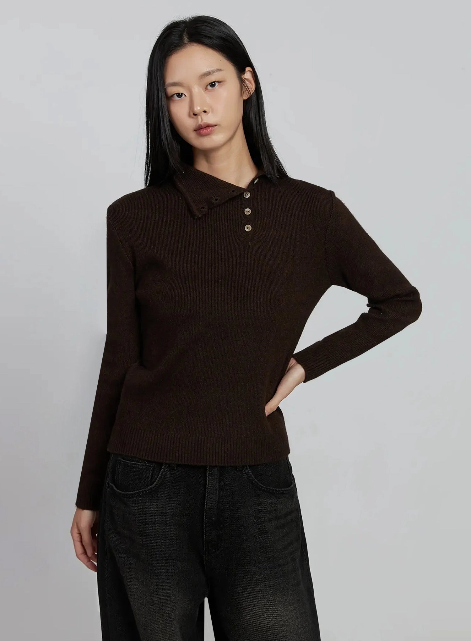 button-detail-high-neck-sweater-im520