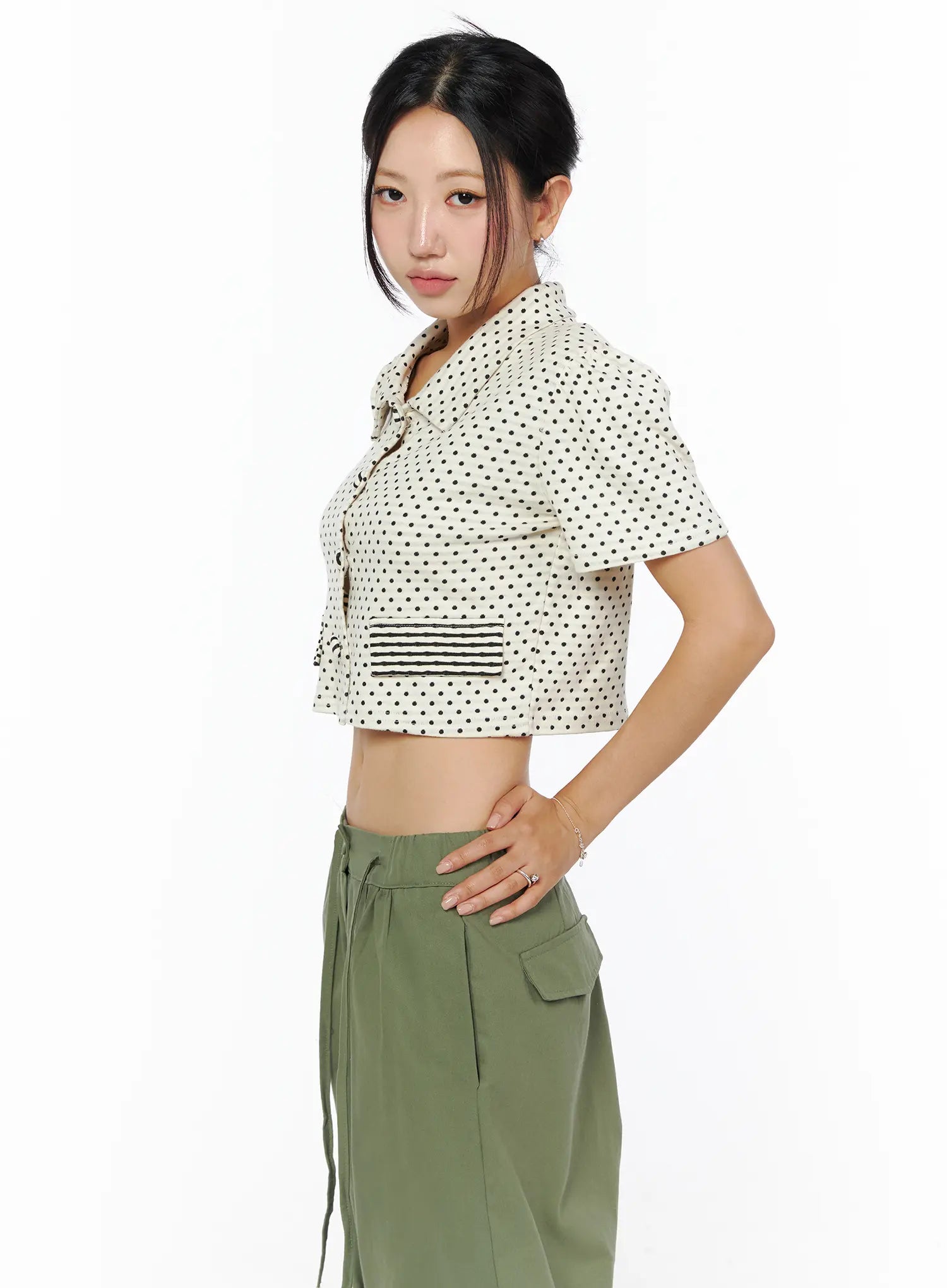 collared-polka-dot-crop-cardigan-cu512