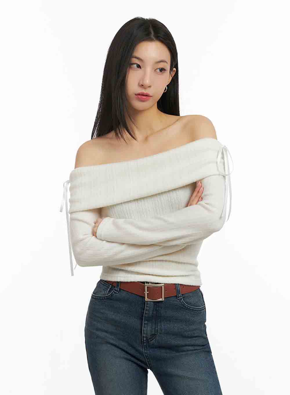 off-shoulder-slim-fit-ribbon-sweater-ij503