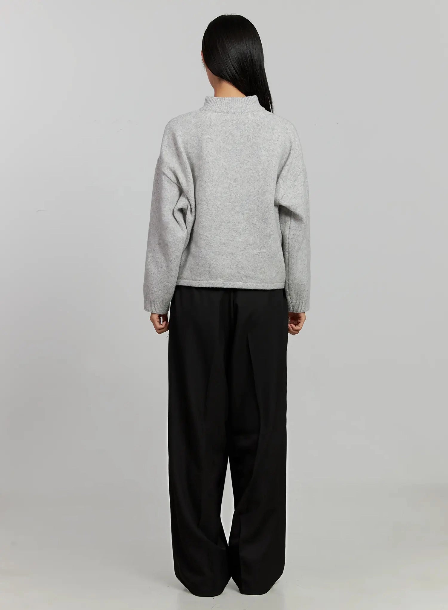 contrast-collar-knit-top-ij505