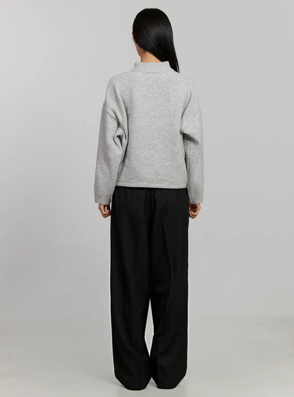 contrast-collar-knit-top-ij505