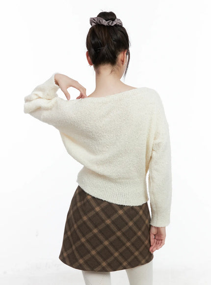 soft-boat-neck-knit-sweater-cn518