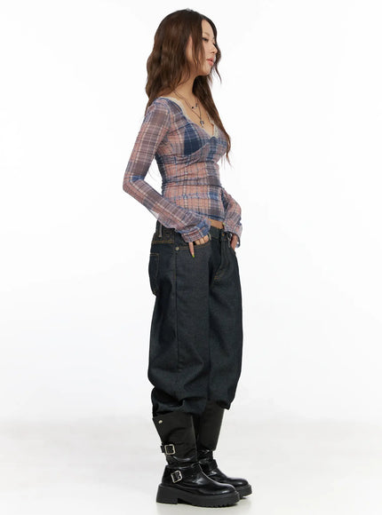 checkered-v-neck-long-sleeve-top-cf512