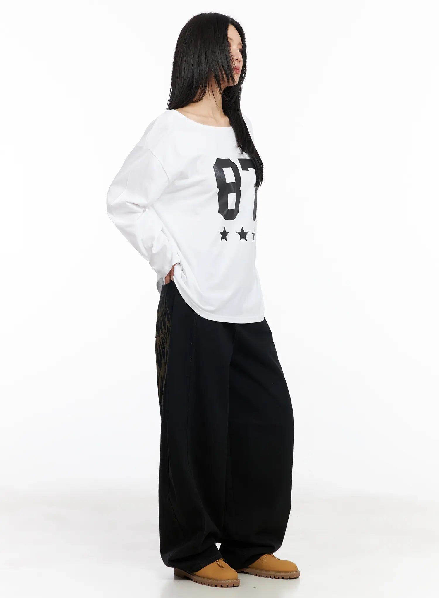 oversized-off-shoulder-graphic-tee-cm516