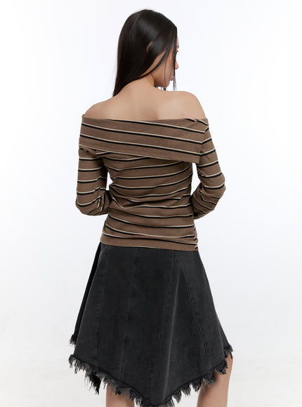 buttoned-off-shoulder-stripe-tee-cn401