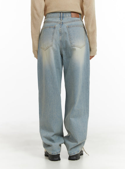 light-washed-wide-leg-jeans-ca403