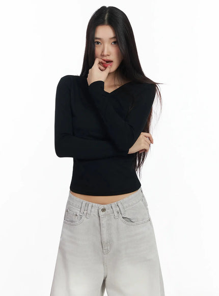 draped-v-neck-long-sleeve-top-ia508