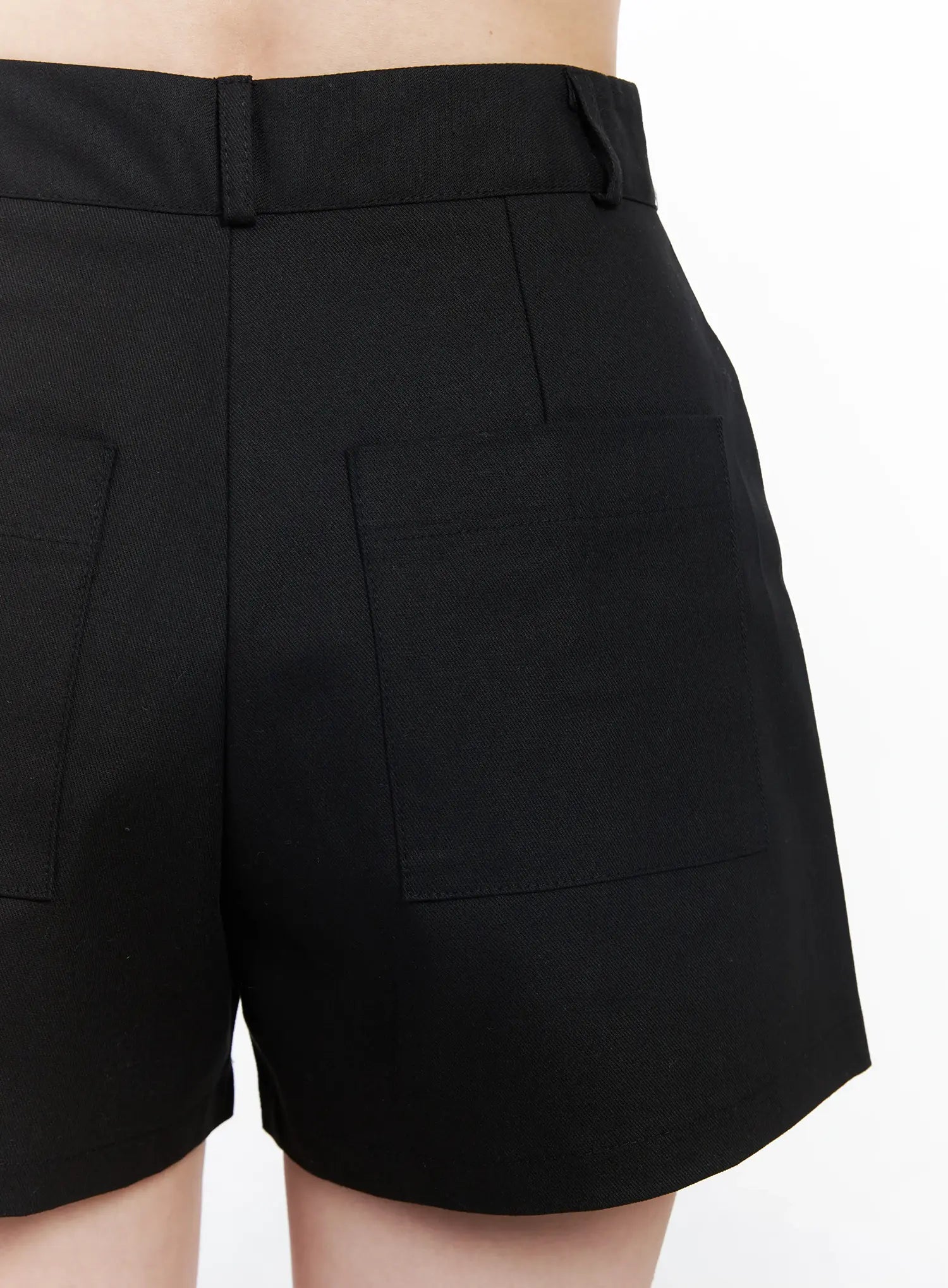 button-detail-cotton-shorts-im524