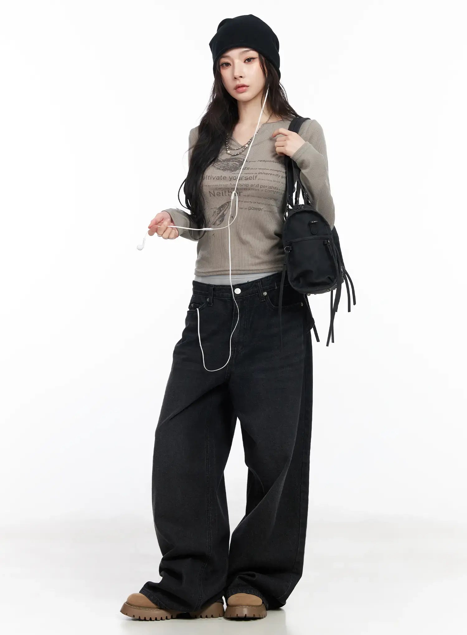 v-neck-ribbed-graphic-long-sleeve-top-cm519