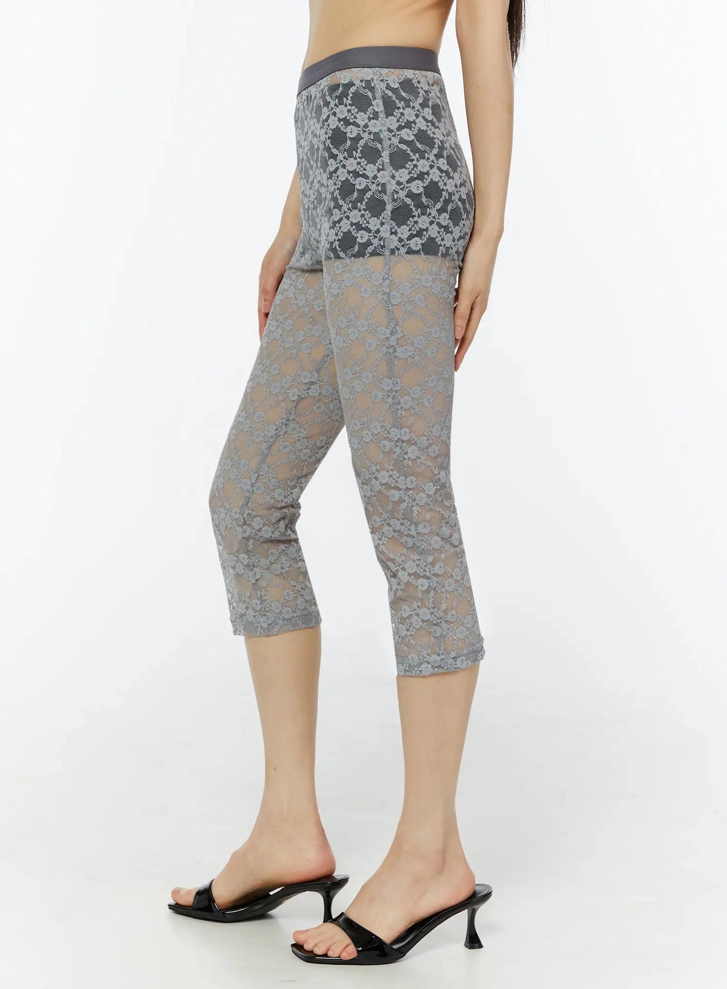 sheer-lace-capri-leggings-iu518