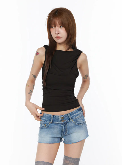 hooded-halter-sleeveless-top-cy527 / Black