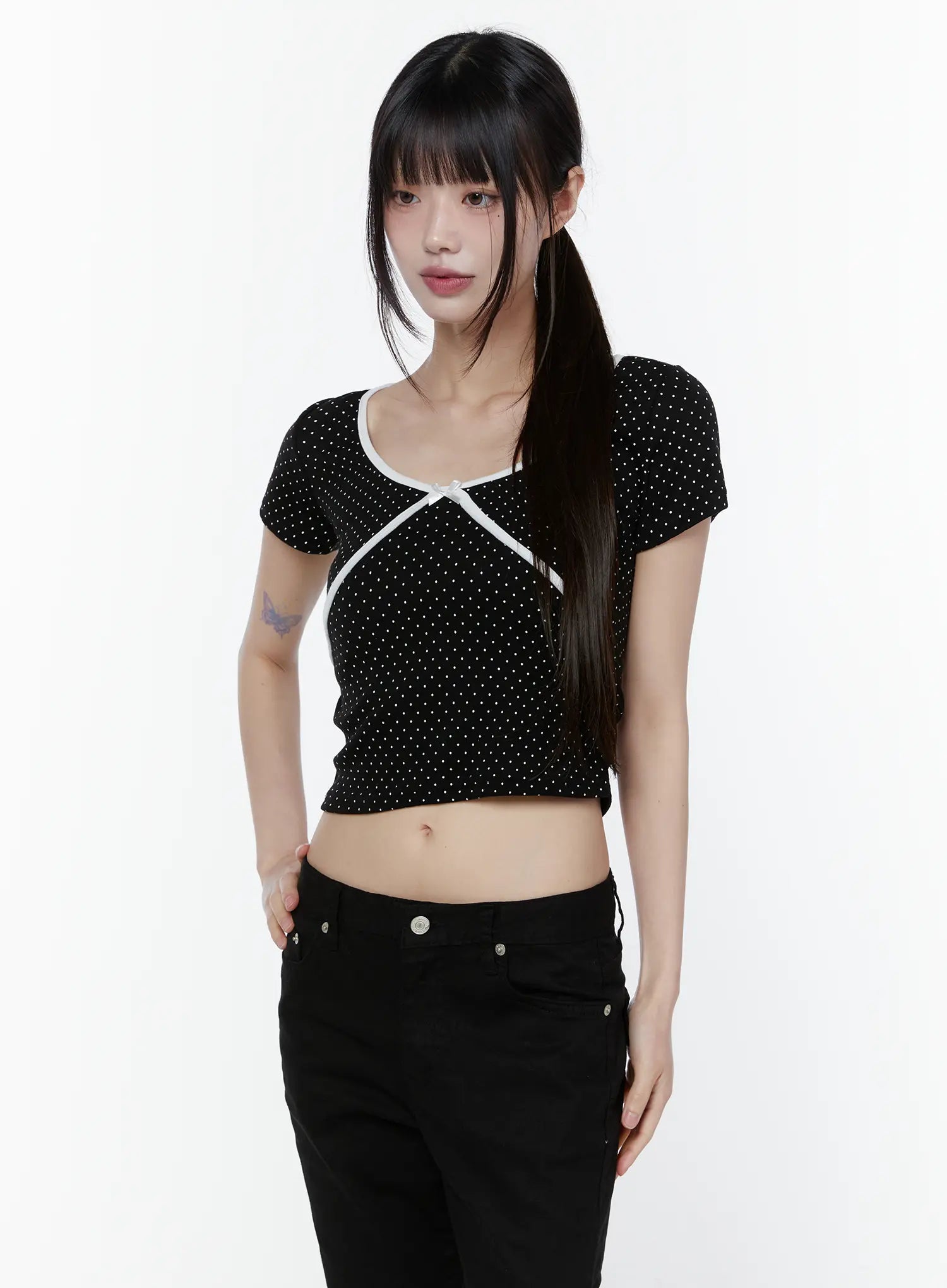 polka-dot-ribbon-v-neck-tee-cu508 / Black