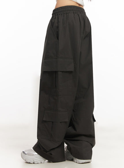 cargo-baggy-windbreaker-pants-iy502