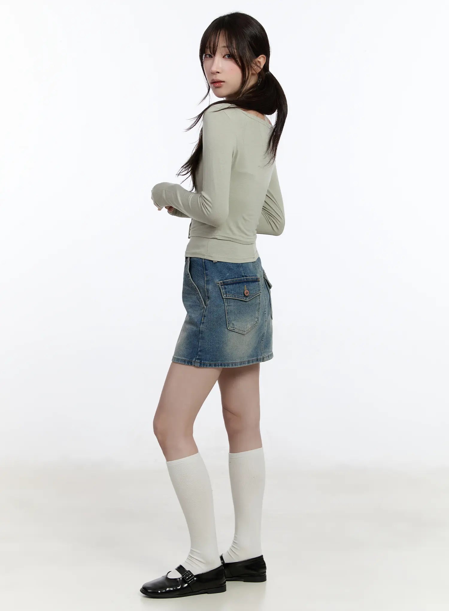 casual-high-waisted-denim-mini-skirt-ca502