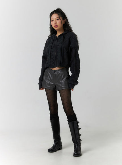 low-rise-faux-leather-shorts-cf401